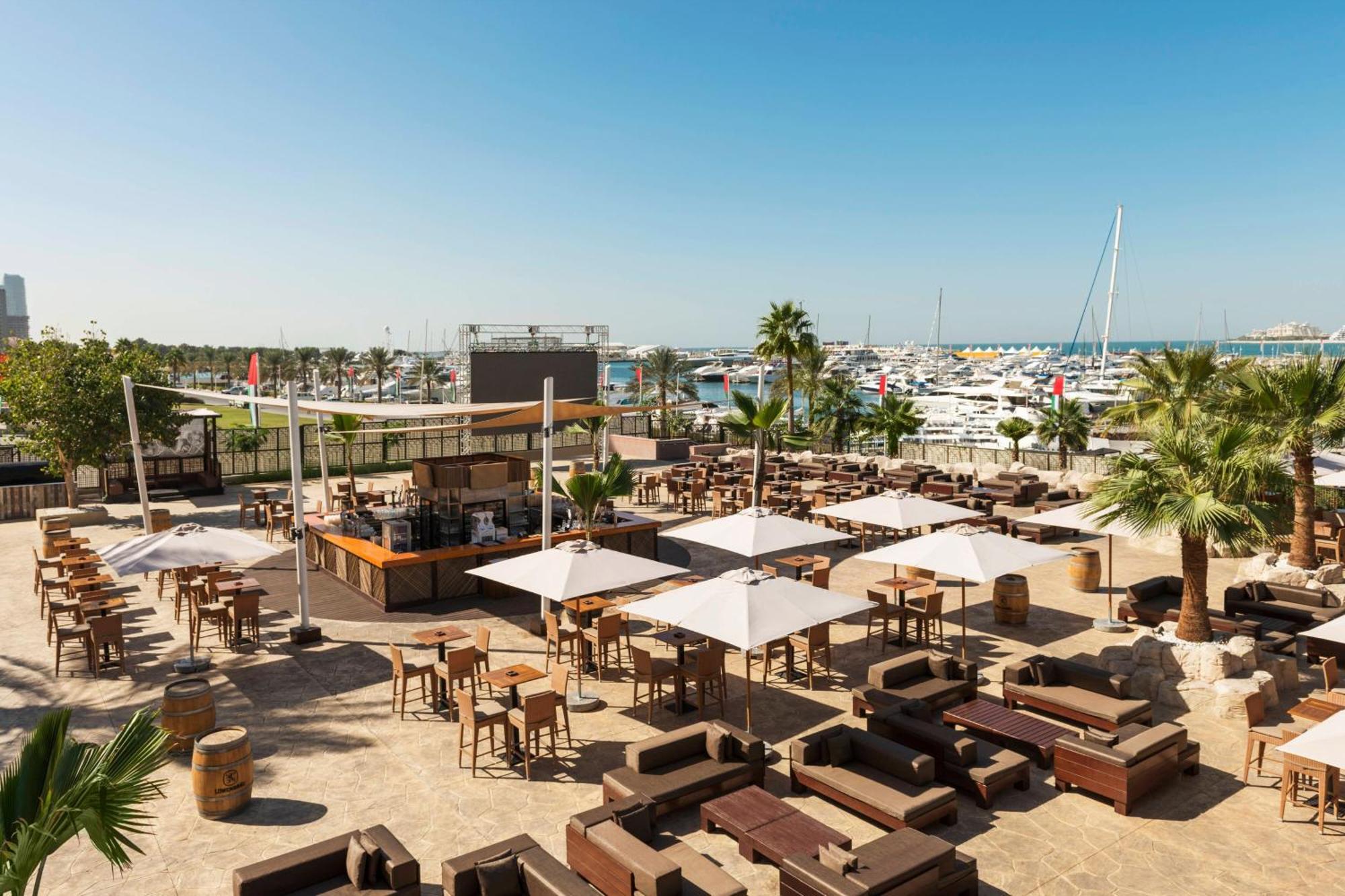 Le Meridien Mina Seyahi Beach Resort & Waterpark Dubai Ngoại thất bức ảnh The Beach Club at the Dana Point Yacht Club