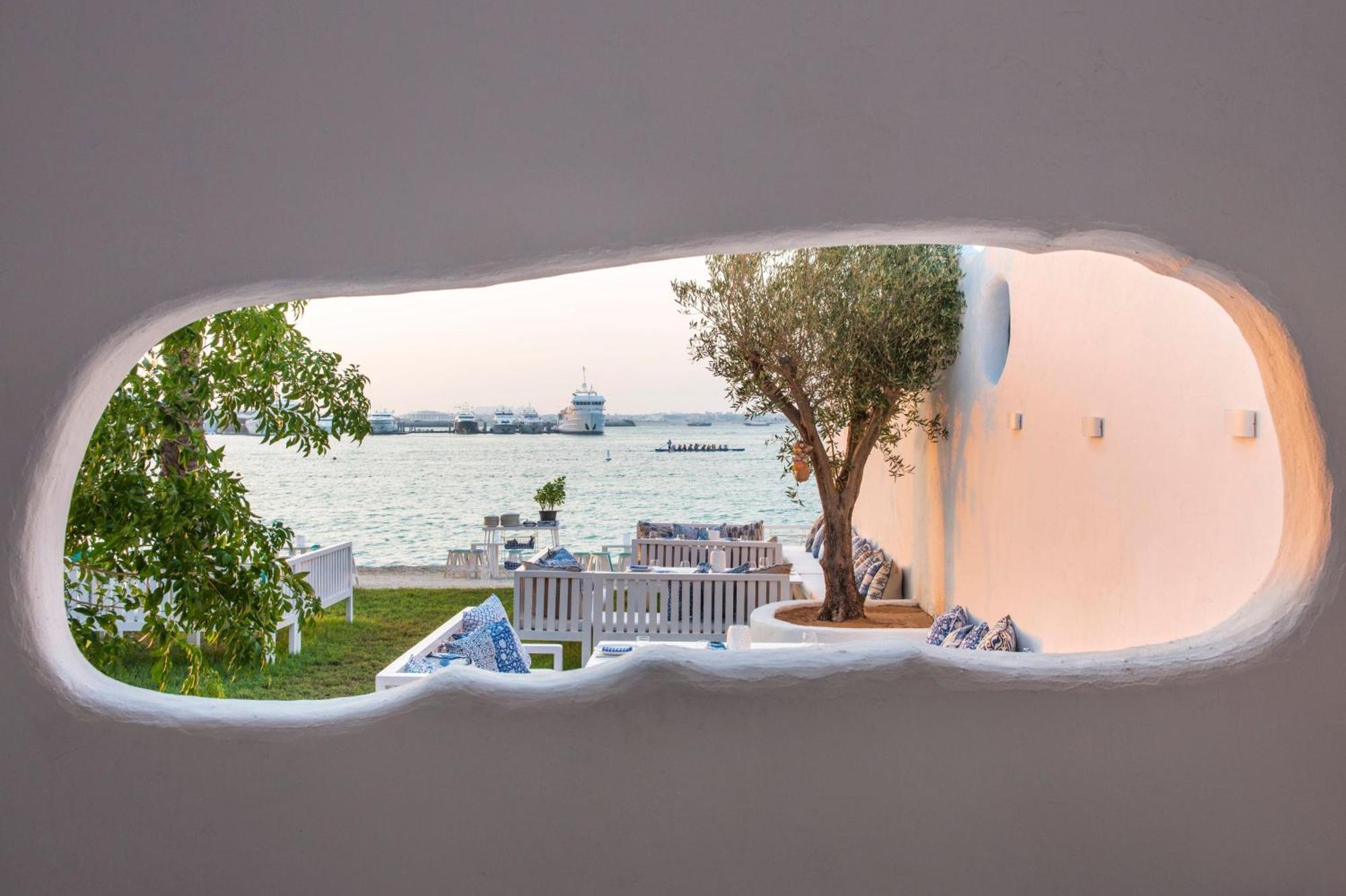 Le Meridien Mina Seyahi Beach Resort & Waterpark Dubai Ngoại thất bức ảnh View of the sea from the hotel