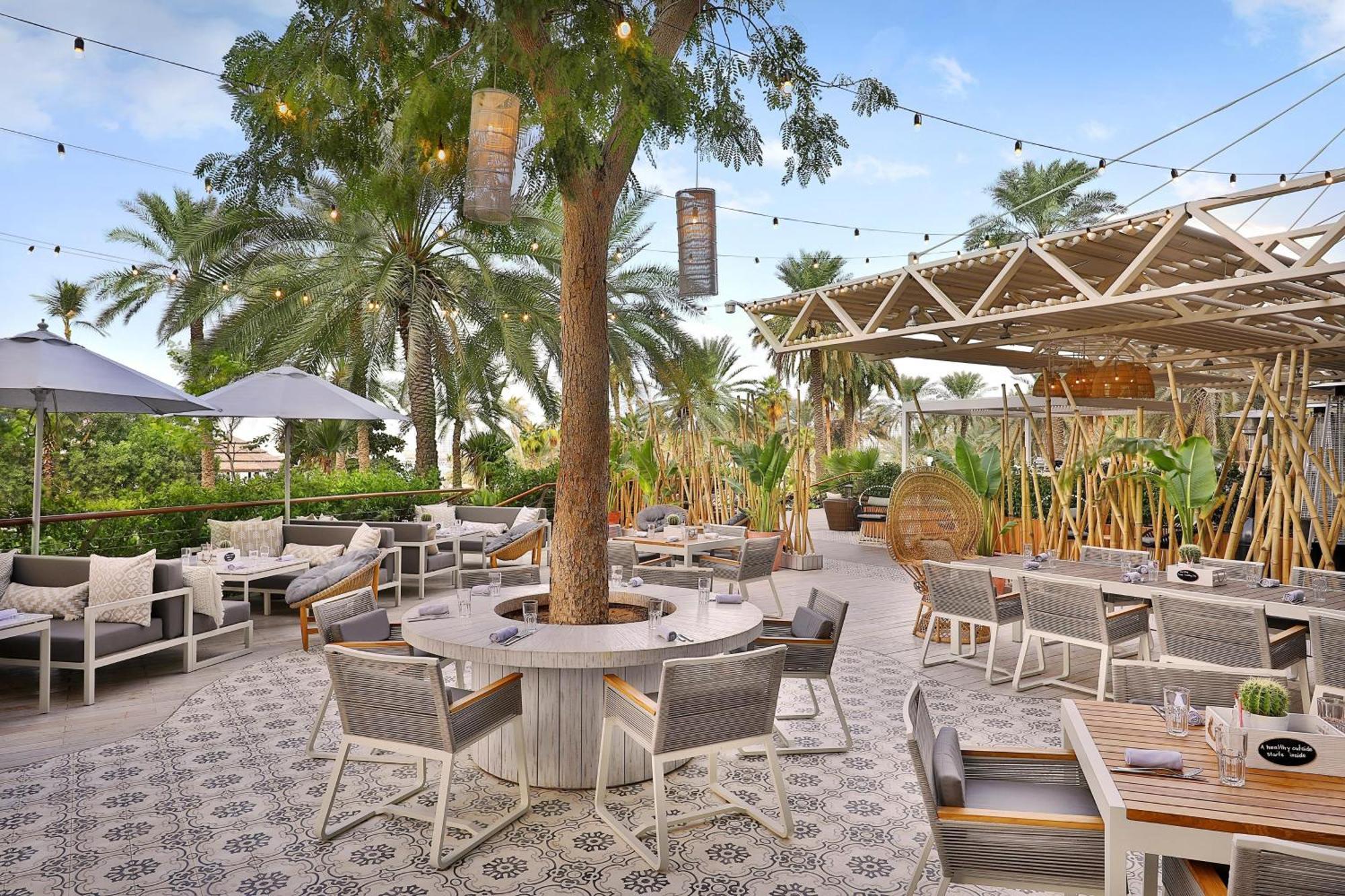Le Meridien Mina Seyahi Beach Resort & Waterpark Dubai Ngoại thất bức ảnh The Beach